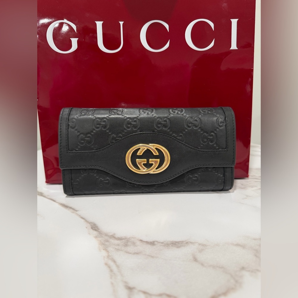 Authentic Gucci GG leather wallet for women